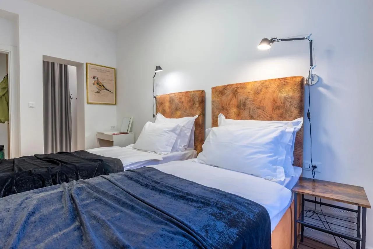 Split Luxury Suite 0*,